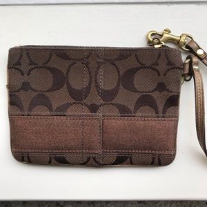Coach wristlet // brown